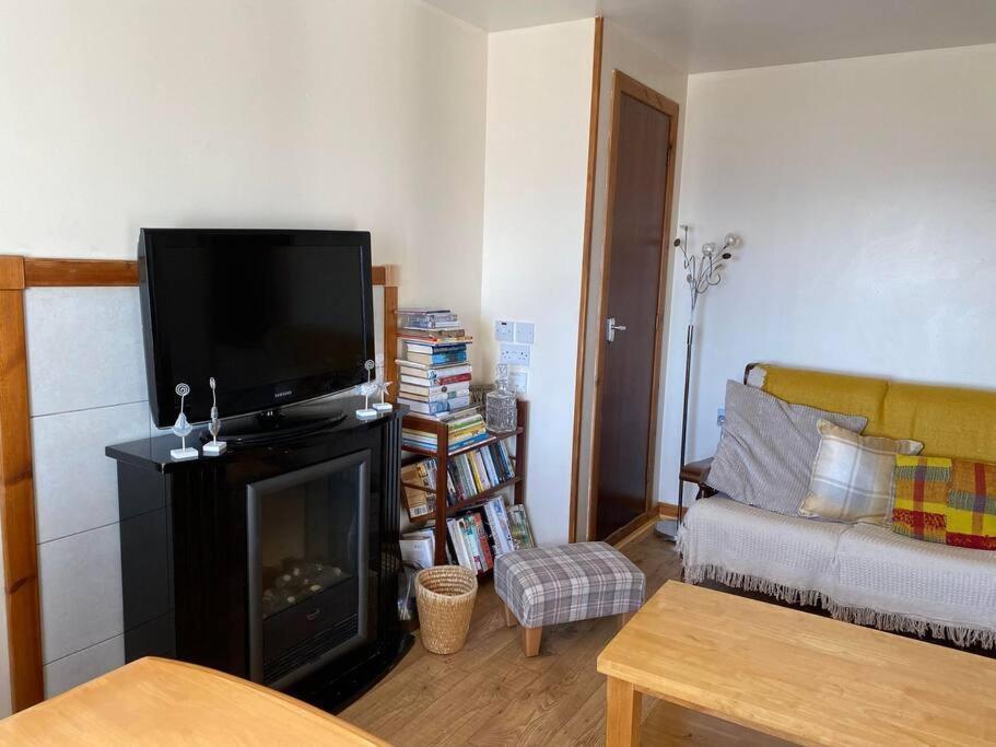 2 Bedroom House Overlooking Pierowall Bay, Westray Exterior photo