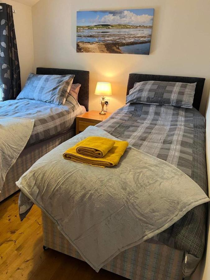2 Bedroom House Overlooking Pierowall Bay, Westray Exterior photo